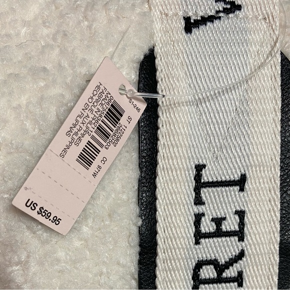 Victoria’s Secret bag - Picture 2 of 4